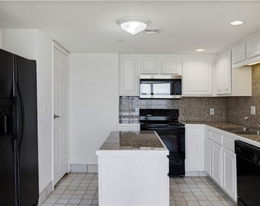 4242 Lomo Alto Drive - Photo Thumbnail 12