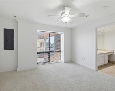 4242 Lomo Alto Drive - Photo Thumbnail 14