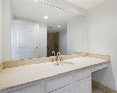 4242 Lomo Alto Drive - Photo Thumbnail 16