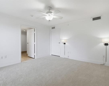 4242 Lomo Alto Drive - Photo Thumbnail 15