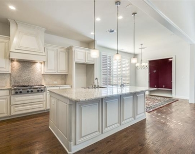 1407 Bridle Boulevard - Photo Thumbnail 13