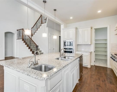 1407 Bridle Boulevard - Photo Thumbnail 11