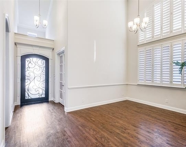 1407 Bridle Boulevard - Photo Thumbnail 4