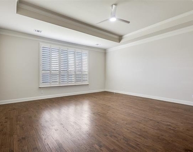 1407 Bridle Boulevard - Photo Thumbnail 16
