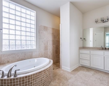 1407 Bridle Boulevard - Photo Thumbnail 18