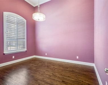 1407 Bridle Boulevard - Photo Thumbnail 3