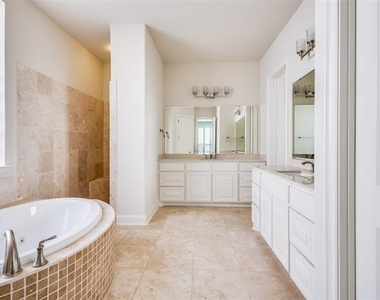 1407 Bridle Boulevard - Photo Thumbnail 17