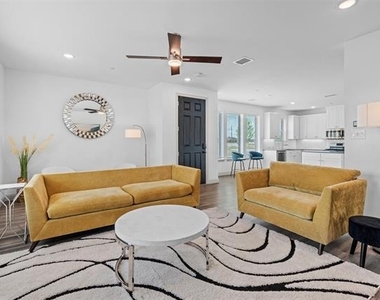 7053 Cedar Creek Drive - Photo Thumbnail 5