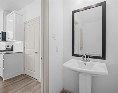 7053 Cedar Creek Drive - Photo Thumbnail 9