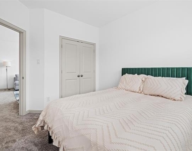 7053 Cedar Creek Drive - Photo Thumbnail 23