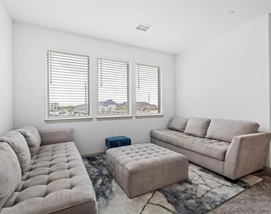 7053 Cedar Creek Drive - Photo Thumbnail 17