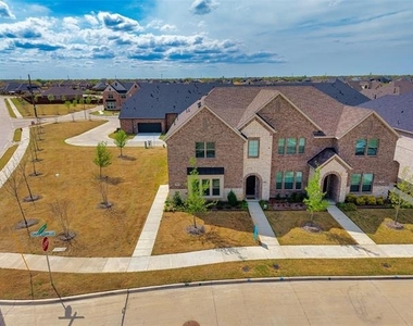 7053 Cedar Creek Drive - Photo Thumbnail 25