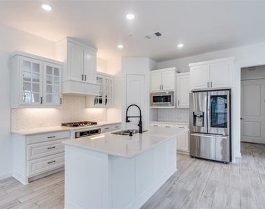 7207 Switchgrass Road - Photo Thumbnail 9