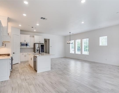 7207 Switchgrass Road - Photo Thumbnail 14