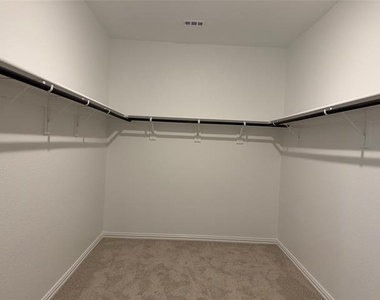 716 Edgehurst Drive - Photo Thumbnail 14