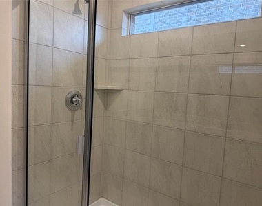 716 Edgehurst Drive - Photo Thumbnail 13