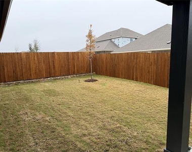 716 Edgehurst Drive - Photo Thumbnail 18