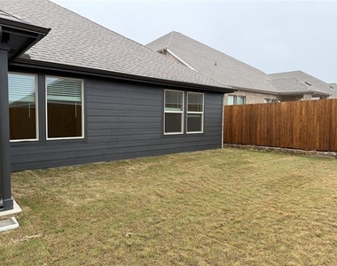 716 Edgehurst Drive - Photo Thumbnail 16