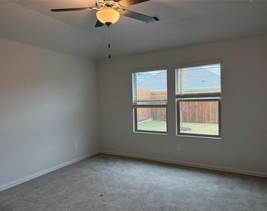 716 Edgehurst Drive - Photo Thumbnail 10
