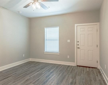 115 W Jones - Photo Thumbnail 2