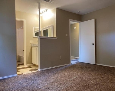 5824 Storm Drive - Photo Thumbnail 10