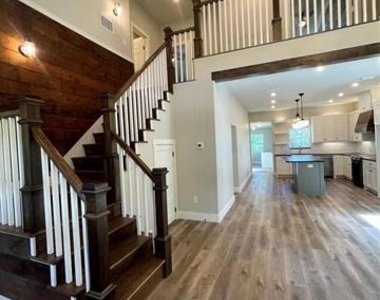 104 Charter Street - Photo Thumbnail 4