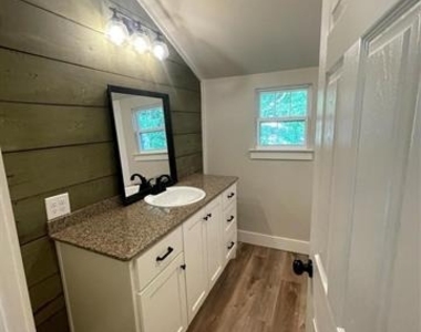 104 Charter Street - Photo Thumbnail 9