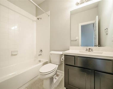 1113 Sheldon Drive - Photo Thumbnail 9