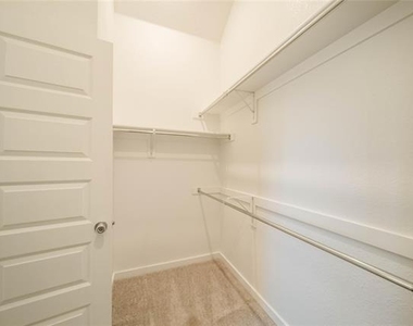1113 Sheldon Drive - Photo Thumbnail 26