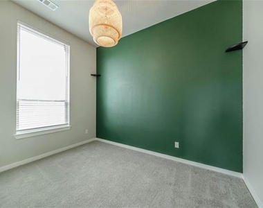1113 Sheldon Drive - Photo Thumbnail 29