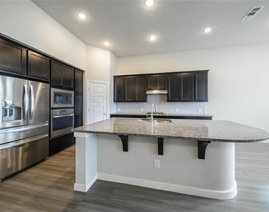 1113 Sheldon Drive - Photo Thumbnail 14