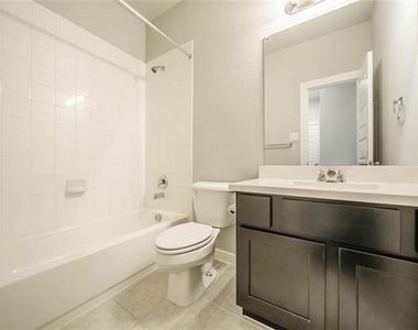1113 Sheldon Drive - Photo Thumbnail 10