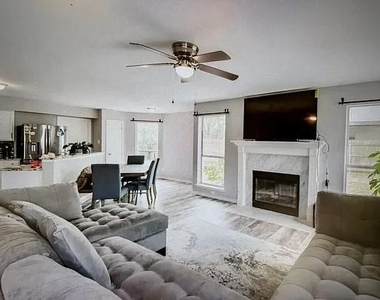 322 Ashley Oak Lane - Photo Thumbnail 2