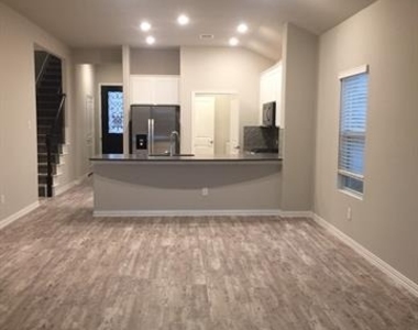 1824 Tomahawk Trail - Photo Thumbnail 3