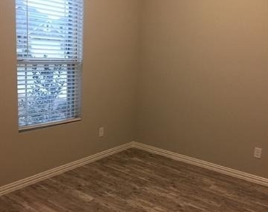 1824 Tomahawk Trail - Photo Thumbnail 1