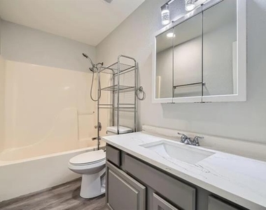 10248 Westward Drive - Photo Thumbnail 6