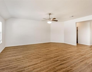 716 Bluebird Way - Photo Thumbnail 29