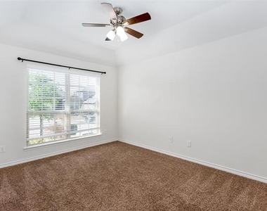 716 Bluebird Way - Photo Thumbnail 37