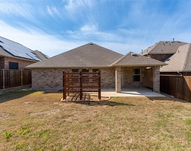 716 Bluebird Way - Photo Thumbnail 12