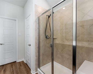 716 Bluebird Way - Photo Thumbnail 8