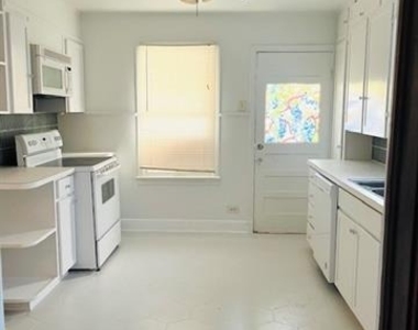 626 W Chestnut Street - Photo Thumbnail 7