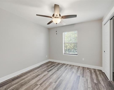 1309 S 5th Avenue - Photo Thumbnail 10