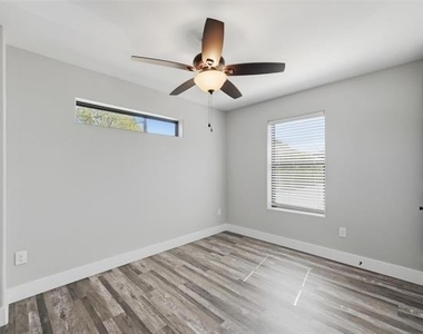 1309 S 5th Avenue - Photo Thumbnail 11