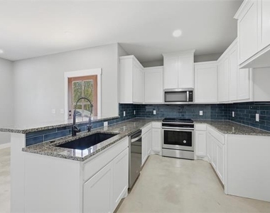1309 S 5th Avenue - Photo Thumbnail 5