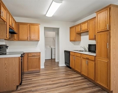 316 Matlock Meadow Drive - Photo Thumbnail 4