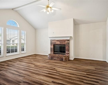316 Matlock Meadow Drive - Photo Thumbnail 2