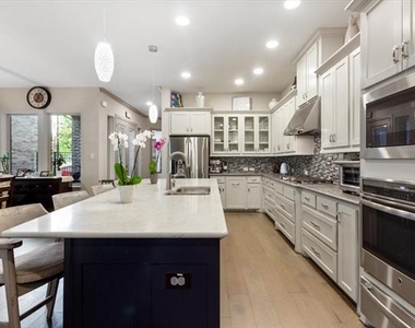 6304 Exeter Avenue - Photo Thumbnail 9