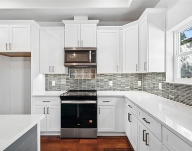 5718 Barkridge Drive - Photo Thumbnail 6