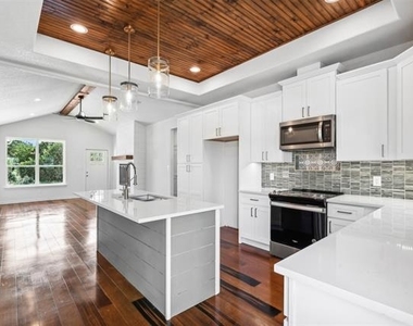 5718 Barkridge Drive - Photo Thumbnail 9