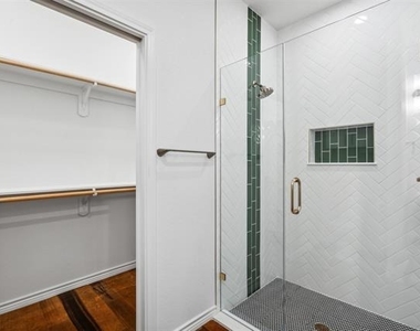 5718 Barkridge Drive - Photo Thumbnail 5